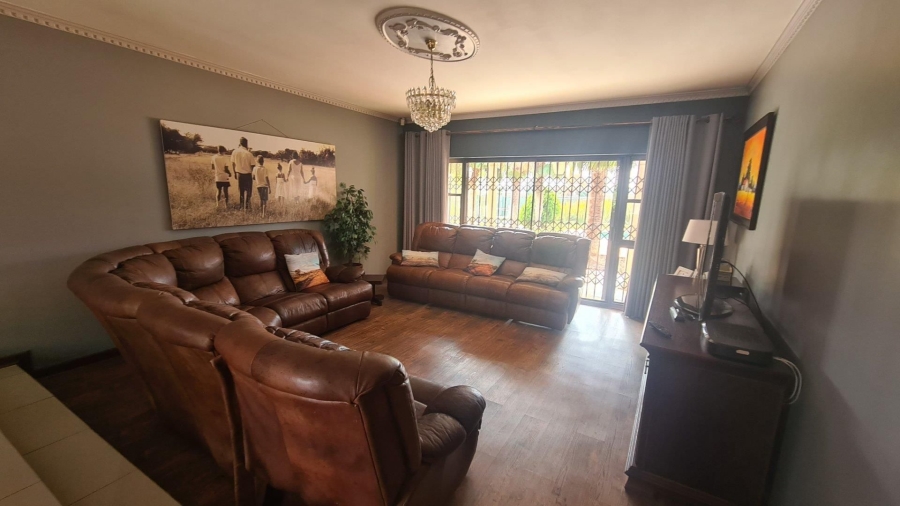 5 Bedroom Property for Sale in Wilgeboom A H North West